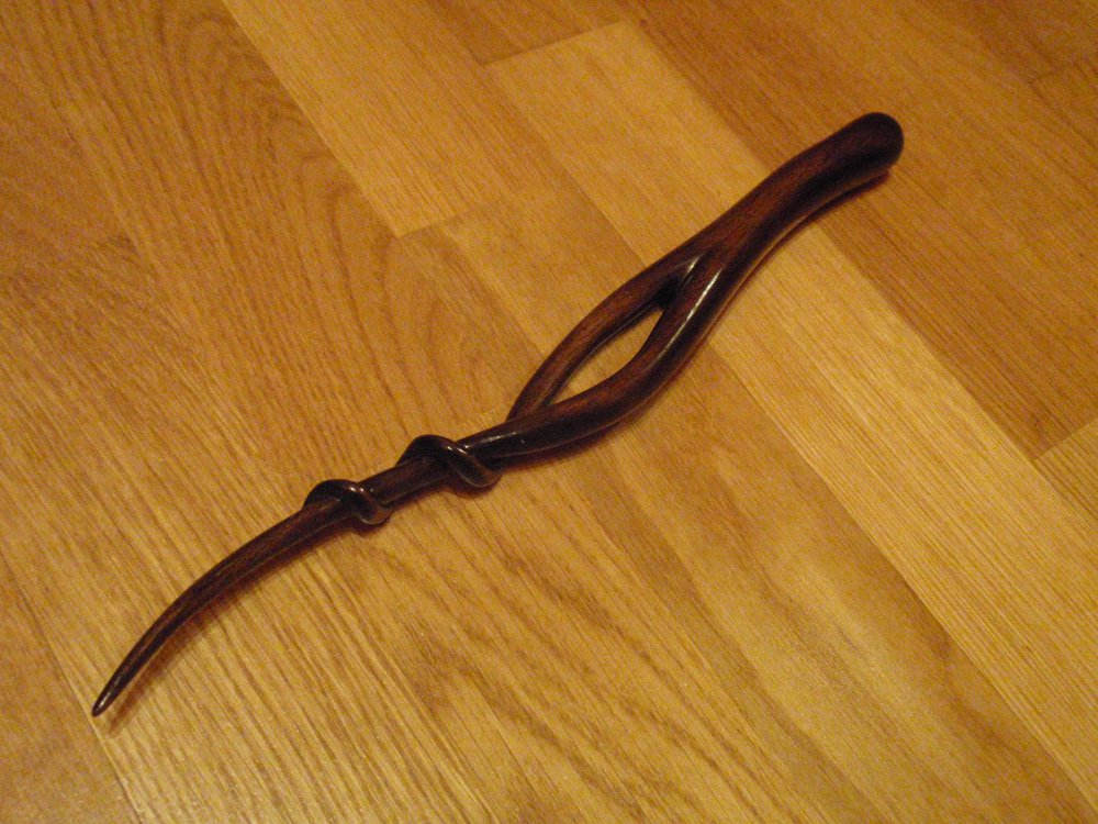 foto Kouzelnick� h�lka s obmotanou v�tvi�kou